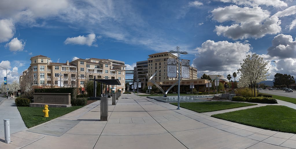 Cali Mill Plaza at the Crossroads, with its walkways and fountain