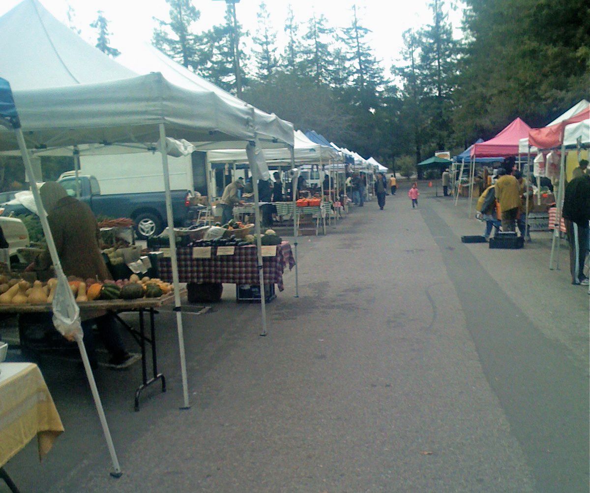 Stalls at a farmers' market in Cupertino